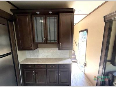 2018 Grand Design Solitude — photo 18 view