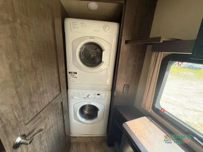 2018 Grand Design Solitude — photo 50 view