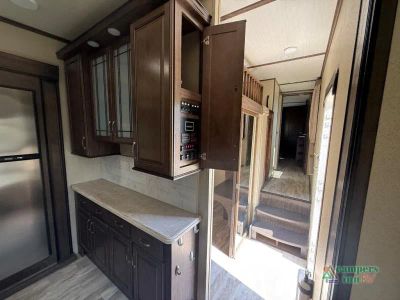 2018 Grand Design Solitude — photo 31 view