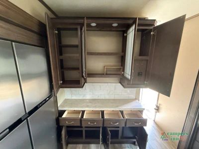 2018 Grand Design Solitude — photo 19 view