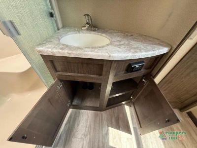 2018 Grand Design Solitude — photo 42 view