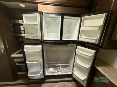2018 Grand Design Solitude — photo 10 view