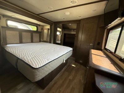 2018 Grand Design Solitude — photo 44 view