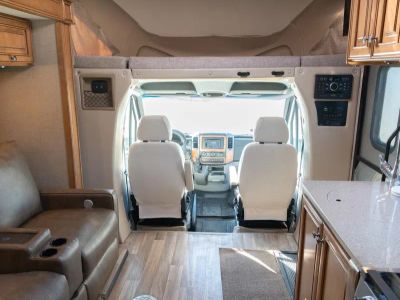 2017 Thor Motor Coach SYNERGY - Photo 3