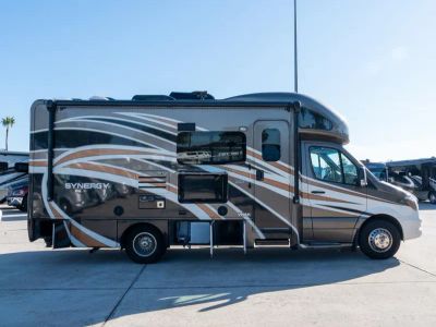 2017 Thor Motor Coach SYNERGY - Photo 22
