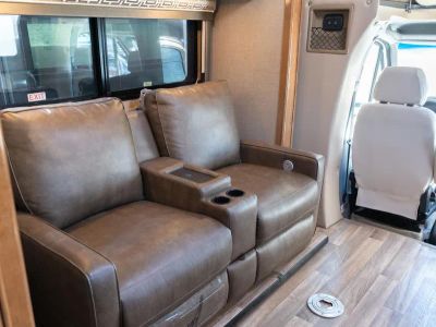 2017 Thor Motor Coach SYNERGY - Photo 12