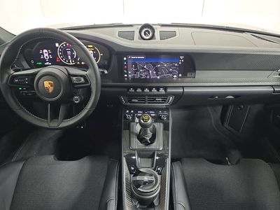 2025 Porsche 911 - Photo 13