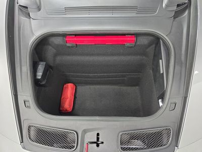 2025 Porsche 911 - Photo 25