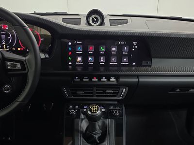 2025 Porsche 911 - Photo 16