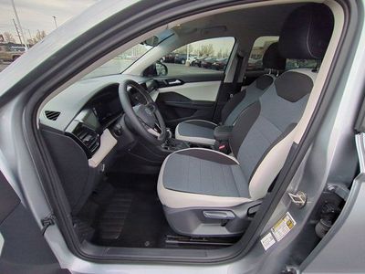 2025 Volkswagen Taos - Photo 8