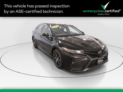 2024 Toyota Camry SE Auto — front three-quarter view