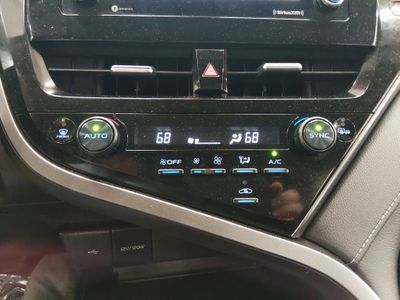 2024 Toyota Camry — photo 19 view
