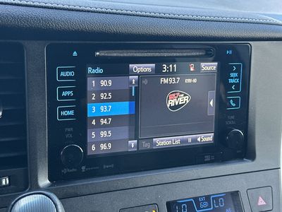 2017 Toyota Sienna - Photo 21