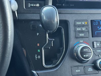 2017 Toyota Sienna - Photo 24