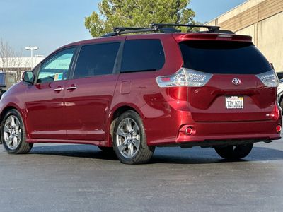 2017 Toyota Sienna - Photo 7