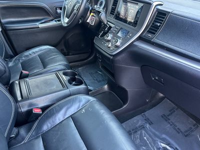 2017 Toyota Sienna - Photo 18