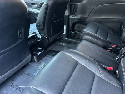 2017 Toyota Sienna - Photo 4