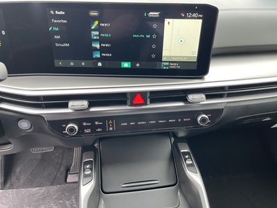 2026 Kia Sorento Hybrid — photo 11 view