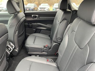 2026 Kia Sorento Hybrid — photo 18 view