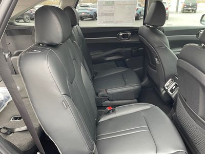 2026 Kia Sorento Hybrid — photo 14 view