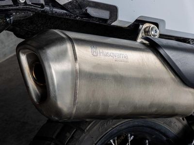 2024 Husqvarna Norden 901 - Photo 11