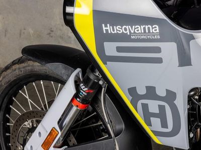 2024 Husqvarna Norden 901 - Photo 19