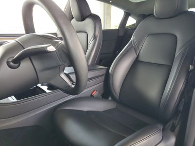 2023 Tesla Model Y - Photo 18