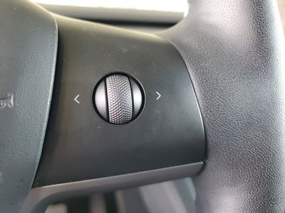 2023 Tesla Model Y - Photo 24