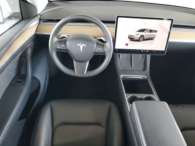 2023 Tesla Model Y - Photo 12