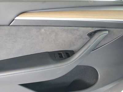 2023 Tesla Model Y - Photo 14