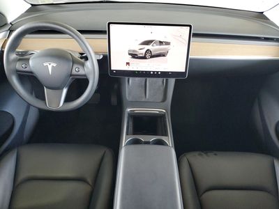 2023 Tesla Model Y - Photo 11
