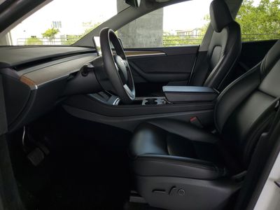 2023 Tesla Model Y - Photo 17