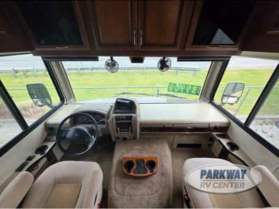 2011 Fleetwood RV Bounder - Photo 10