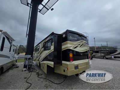 2011 Fleetwood RV Bounder - Photo 5