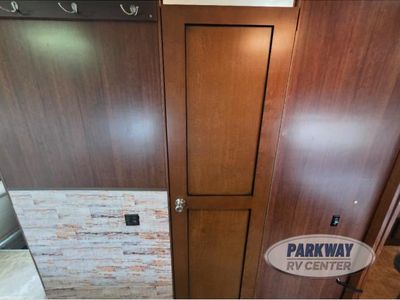 2011 Fleetwood RV Bounder - Photo 17