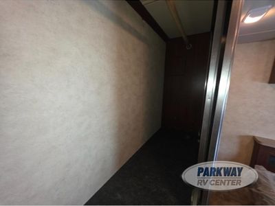 2011 Fleetwood RV Bounder - Photo 25