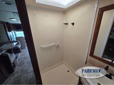 2011 Fleetwood RV Bounder - Photo 20