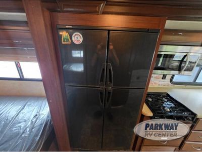2011 Fleetwood RV Bounder - Photo 16