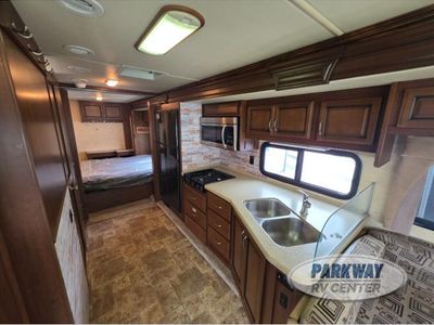 2011 Fleetwood RV Bounder - Photo 14