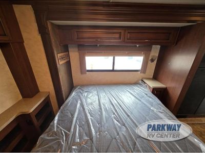 2011 Fleetwood RV Bounder - Photo 22
