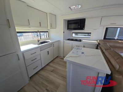 2026 Brinkley Model I - Photo 18