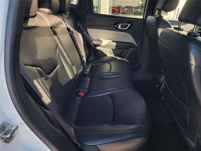 2026 Pre-Owned 2025 Jeep Compass - Photo 7