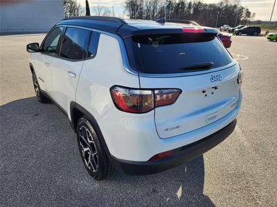 2026 Pre-Owned 2025 Jeep Compass - Photo 5