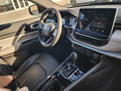 2026 Pre-Owned 2025 Jeep Compass - Photo 8