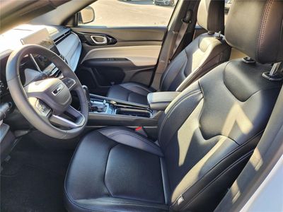 2026 Pre-Owned 2025 Jeep Compass - Photo 12
