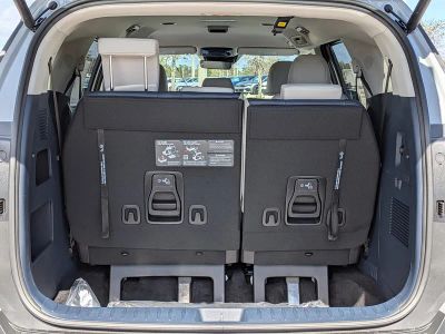 2026 Kia Carnival — photo 13 view