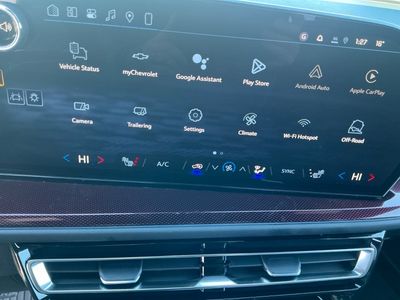 2026 Chevrolet Traverse — photo 12 view