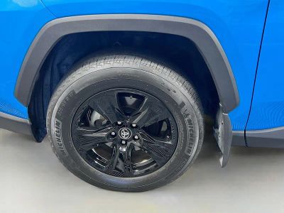 2020 Toyota RAV4 Hybrid — photo 11 view