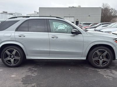 2025 Mercedes-Benz GLE - Photo 2