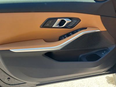 2026 BMW 3 Series — photo 17 view